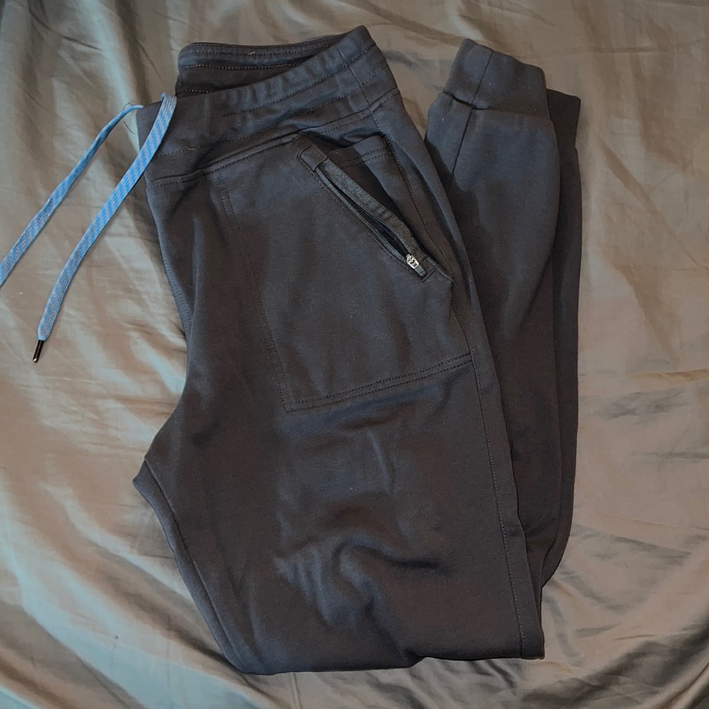 Jaanuu 10 pocket jogger scrub pants